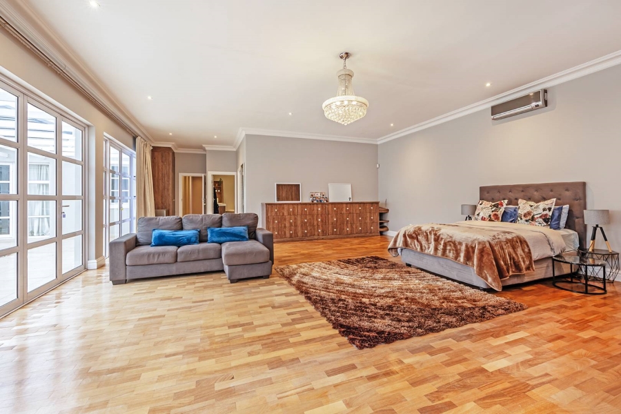 7 Bedroom Property for Sale in Flamingo Vlei Western Cape